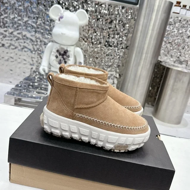 UGG Slippers Tasman Weather Hybrid Slip-On product detail image 6