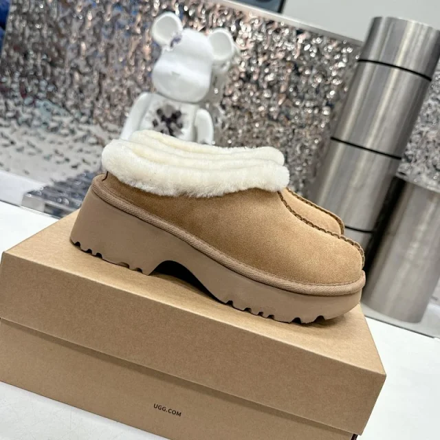 UGG Boots Platform shearling-lined product detail image 7