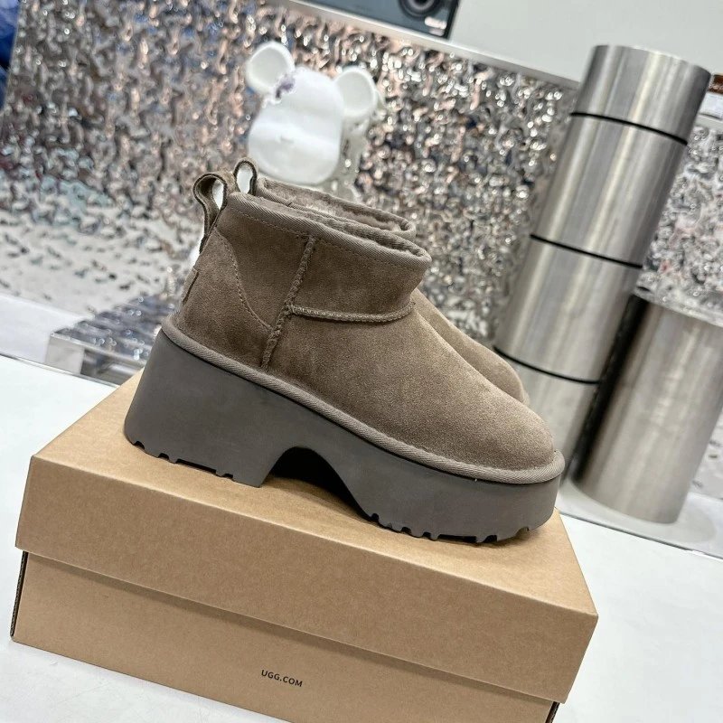 UGG Boots Platform shearling-lined — 12