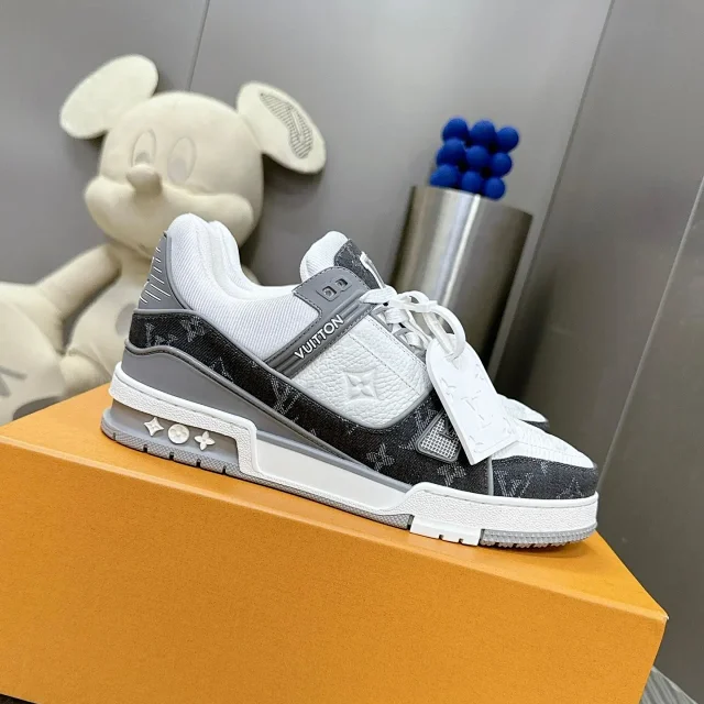 Louis Vuitton Sneakers LV Trainer low-top product detail image 1