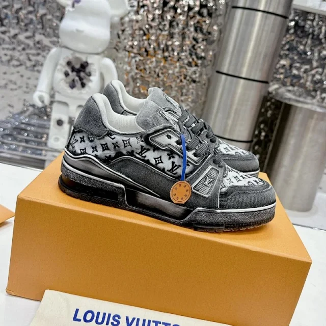 Louis Vuitton Sneakers LV Trainer low-top product detail image 16