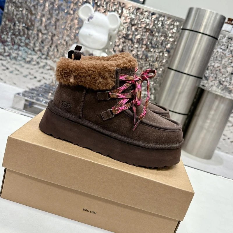 UGG Boots Platform shearling-lined — 16