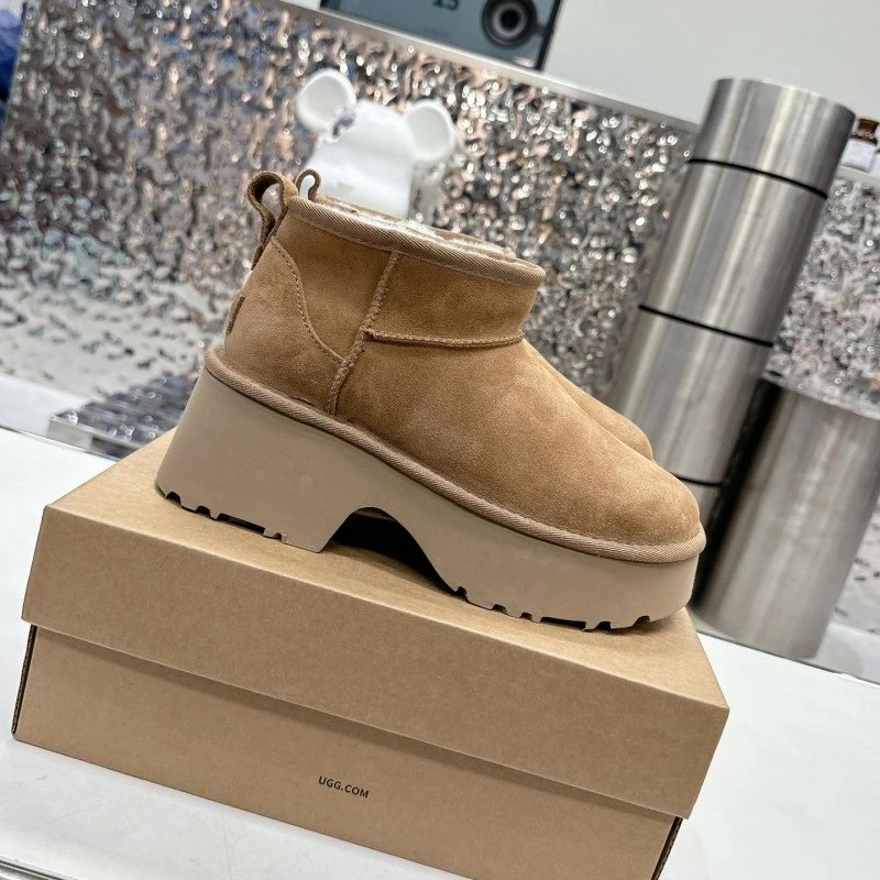 UGG Boots Platform shearling-lined — 11