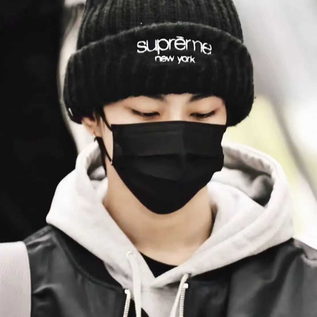 Supreme Embroidered Logo Beanie Black - 16