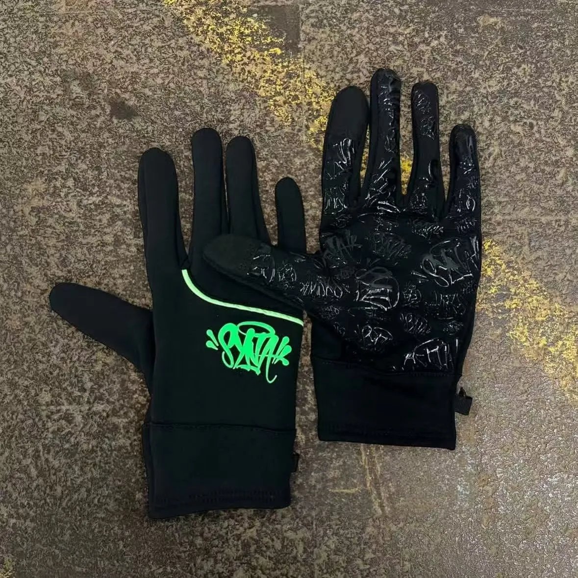 Design Graffiti Print Touchscreen Gloves Gray - 12