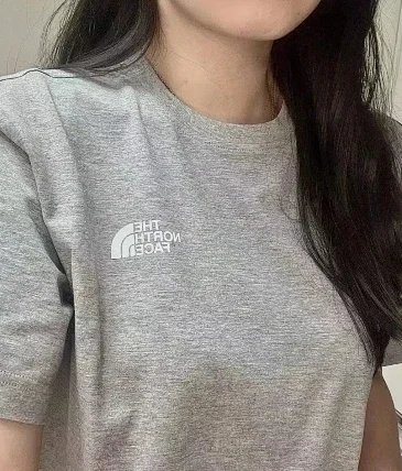 The North Face T-Shirts Short-Sleeve Crew Neck Logo T-Shirt product detail image 4