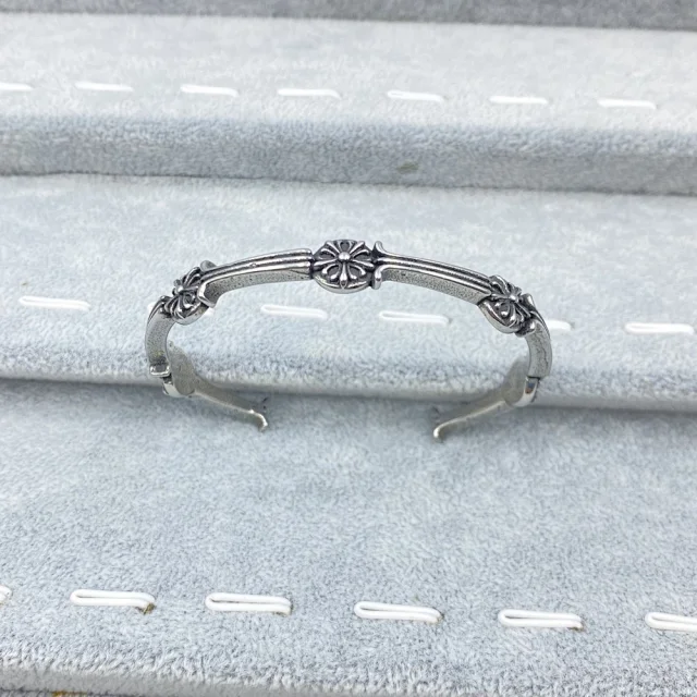 Unbranded Jewelry Silver-Tone Cross Motif Bracelets product detail image 3