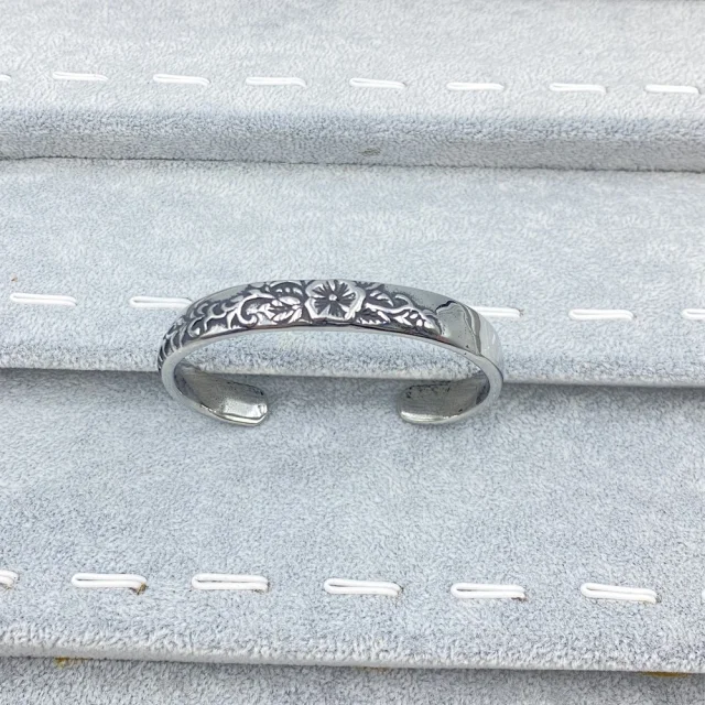 Unbranded Jewelry Silver-Tone Cross Motif Bracelets product detail image 5
