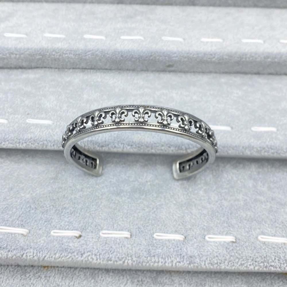 Unbranded Jewelry Silver-Tone Cross Motif Bracelets — BB-015