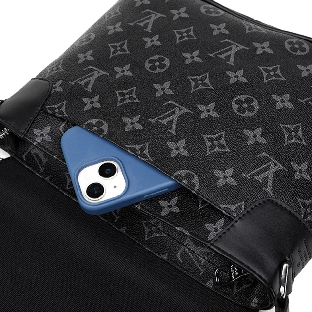 Louis Vuitton Crossbody Bags Monogram Flap Messenger Bag product detail image 9