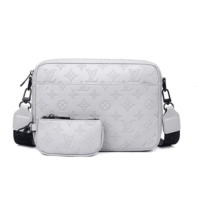 Louis Vuitton Crossbody Bags Monogram Flap Messenger Bag product detail image 34