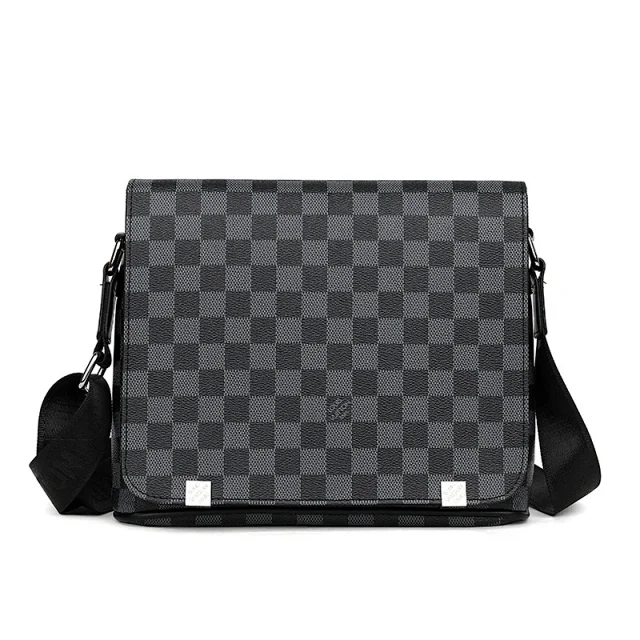 Louis Vuitton Crossbody Bags Monogram Flap Messenger Bag product detail image 16