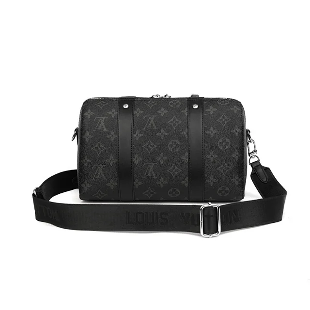 Louis Vuitton Crossbody Bags Monogram Flap Messenger Bag product detail image 57