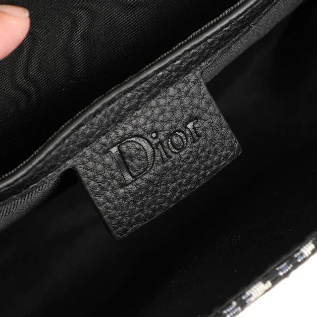 Dior Crossbody Bags Zip-Front Bag product detail image 45