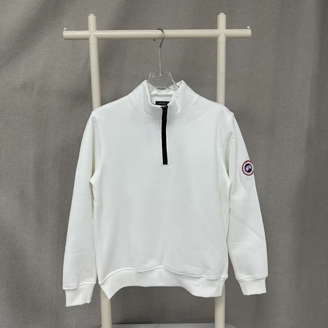 C.P. Company Hoodies & Sweatshirts Quarter-Zip Mock-Neck Sweatshirt with Lens Sleeve Pocket product detail image 3