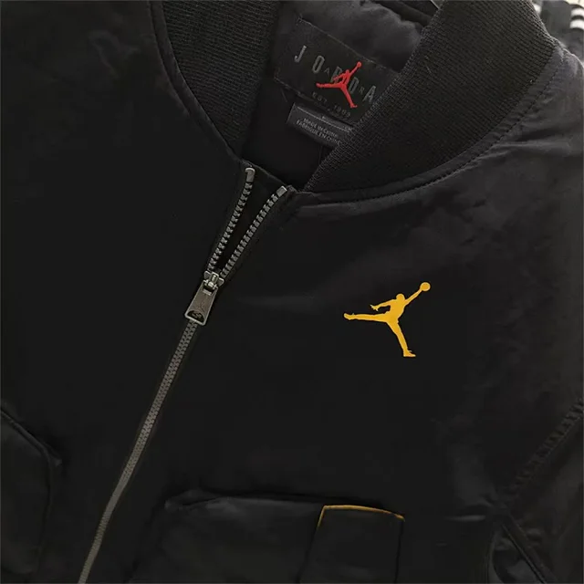 Corteiz Jackets Quilted bomber jacket product detail image 26