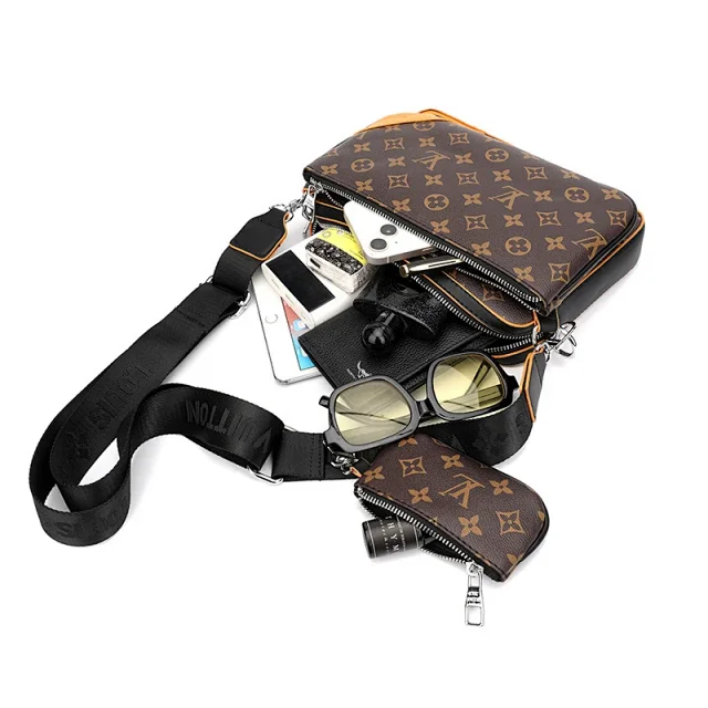 Louis Vuitton Crossbody Bags Monogram Flap Messenger Bag product detail image 26