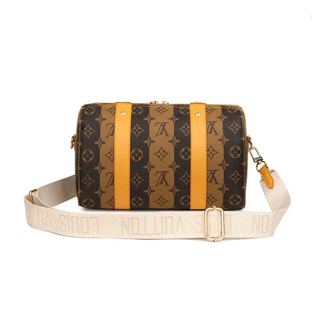 Louis Vuitton Crossbody Bags Monogram Flap Messenger Bag product detail image 58