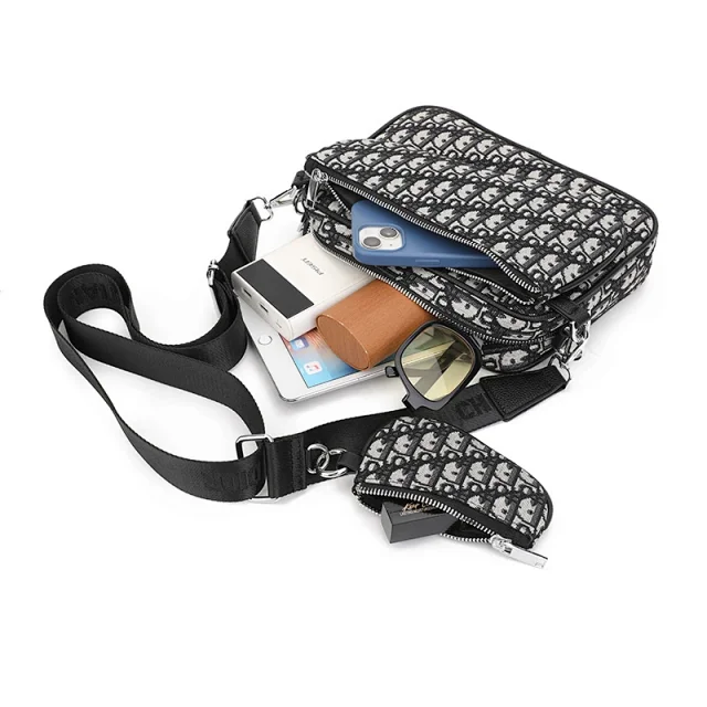 Dior Crossbody Bags Zip-Front Bag product detail image 12