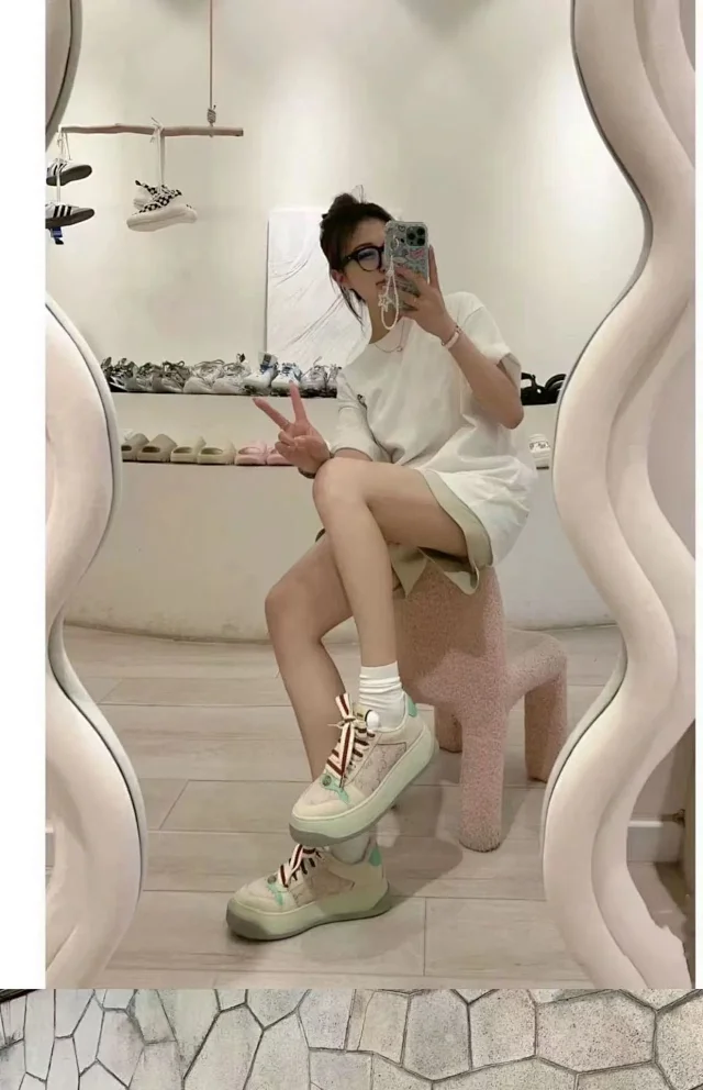 Prada Sneakers Low-Top Lace-Up product detail image 3