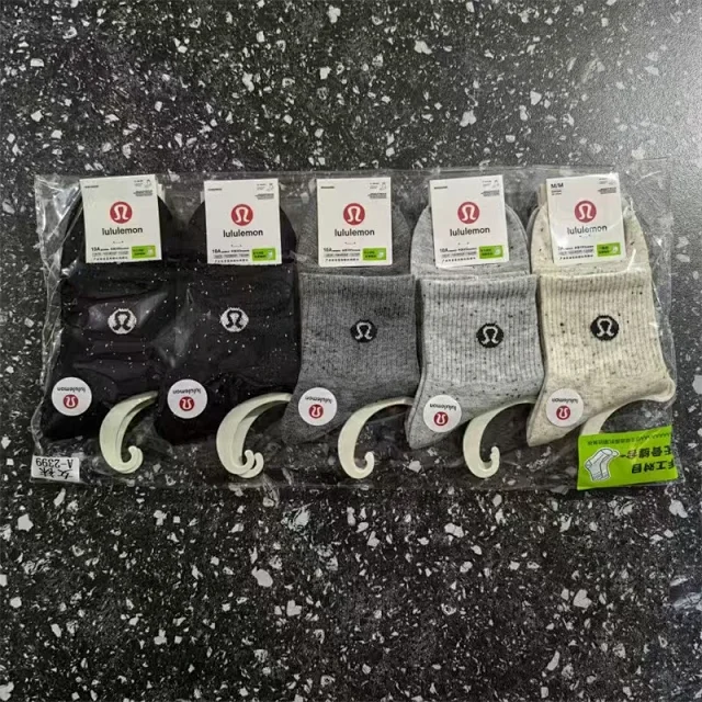 lululemon Socks Logo Crew Multipack product detail image 23