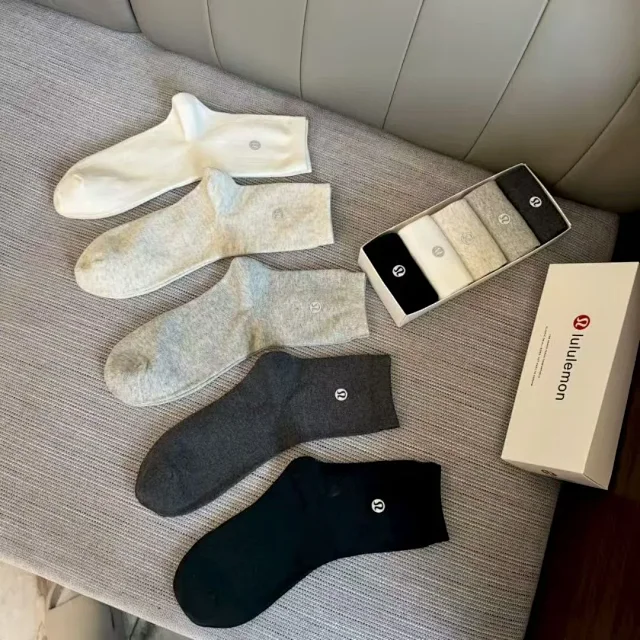 lululemon Socks Logo Crew Multipack product detail image 17