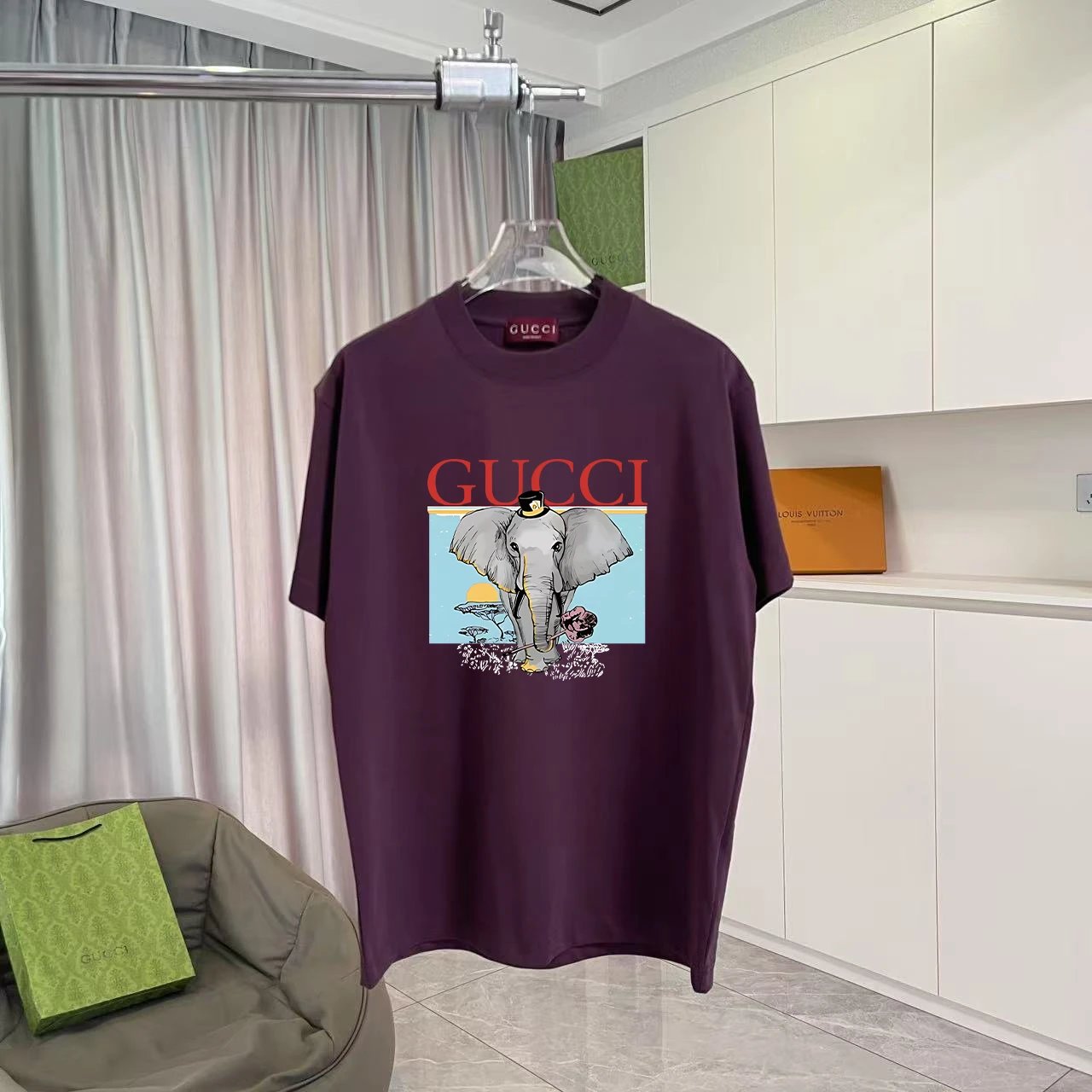 Gucci T-Shirts Oversized graphic-print crewneck — TS-032