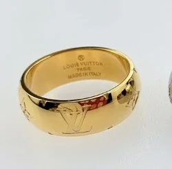 Louis Vuitton Jewelry Enamel Logo Band Ring product detail image 8