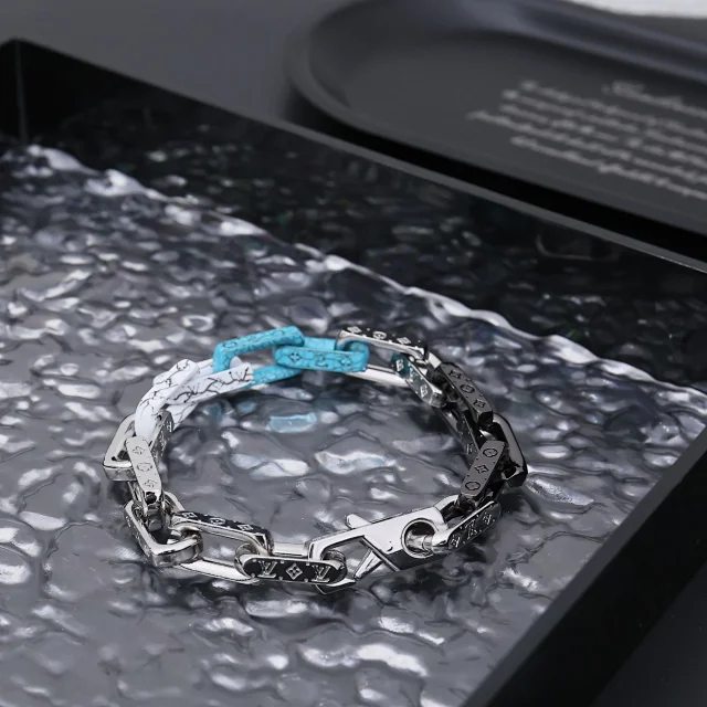 Louis Vuitton Jewelry Monogram chain bracelet product detail image 1