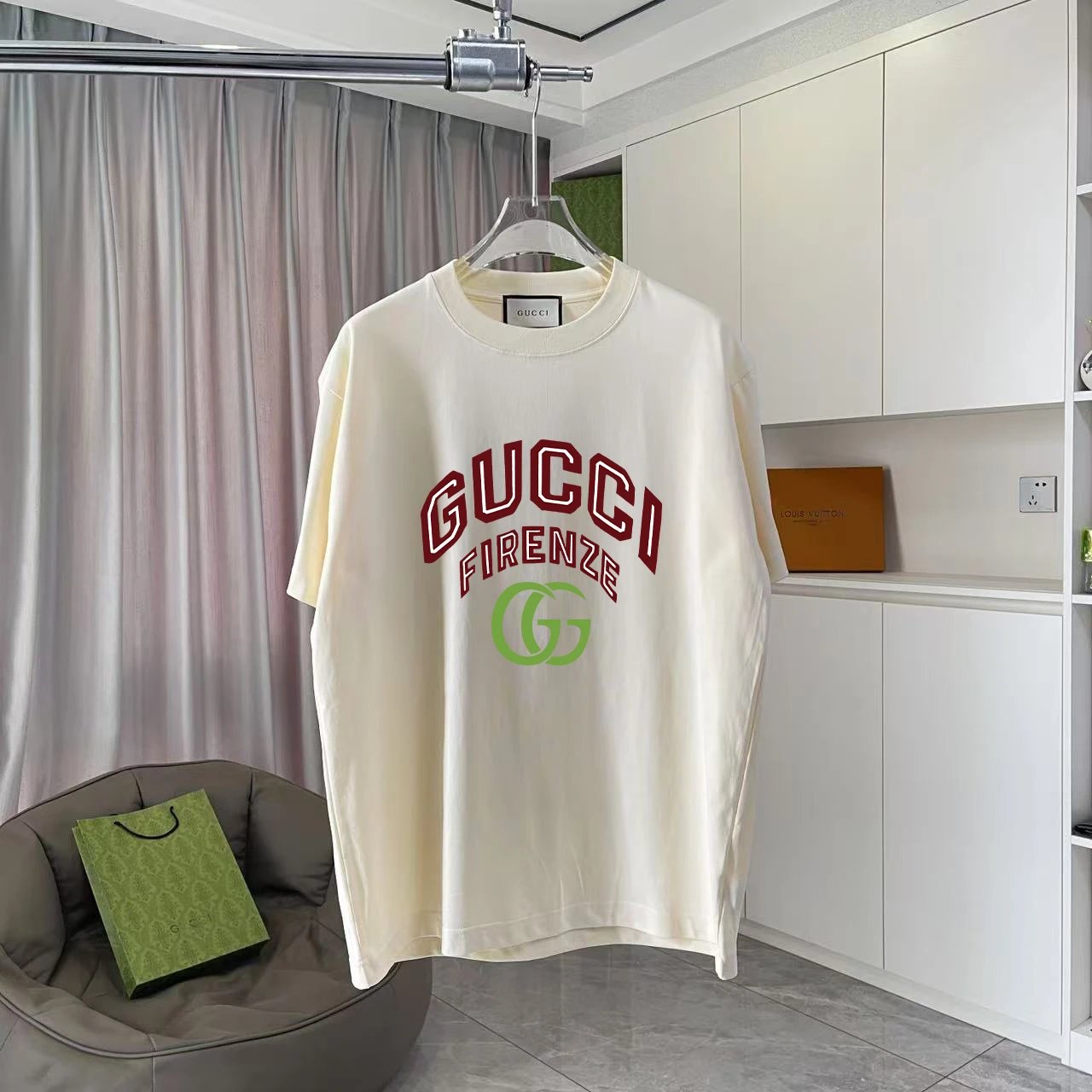 Gucci T-Shirts Oversized graphic-print crewneck — TS-021