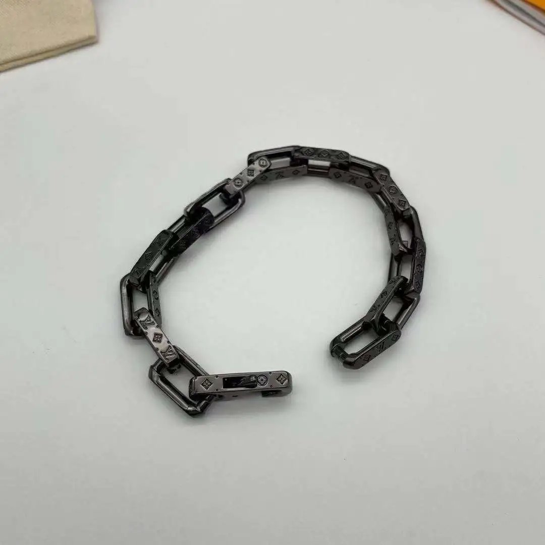 Louis Vuitton Jewelry Monogram chain bracelet — JTL-013