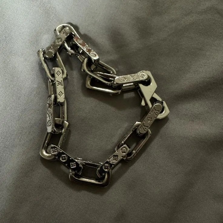 Louis Vuitton Jewelry Monogram chain bracelet image 3