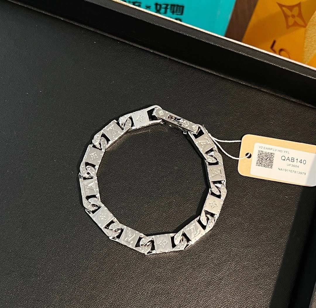 Louis Vuitton Jewelry Monogram chain bracelet — JTL-016