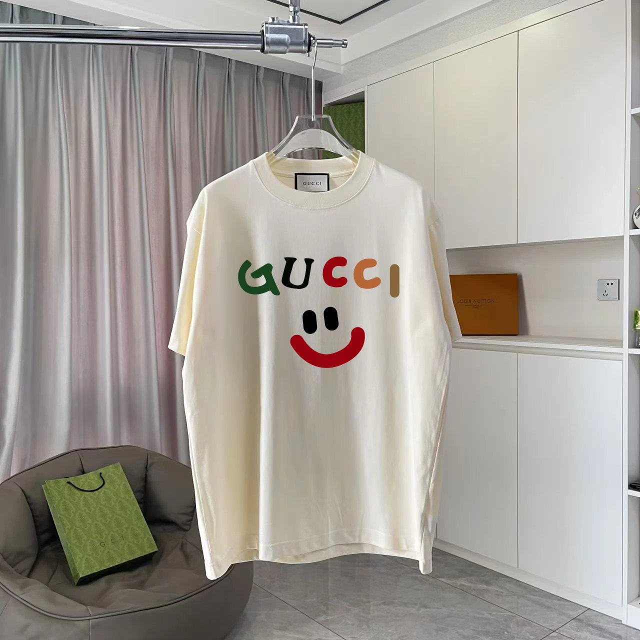 Gucci T-Shirts Oversized graphic-print crewneck — TS-011