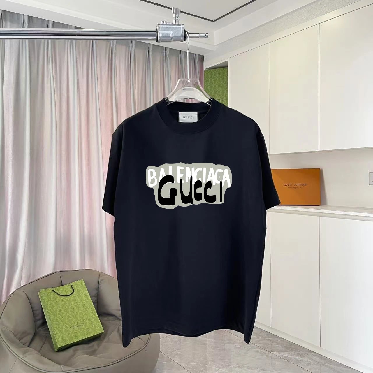 Gucci T-Shirts Oversized graphic-print crewneck — TS-001