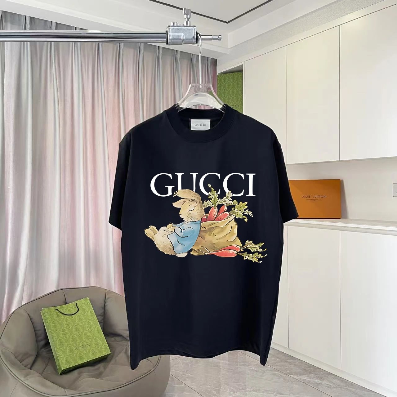 Gucci T-Shirts Graphic-print crew-neck T-shirt — TS-019