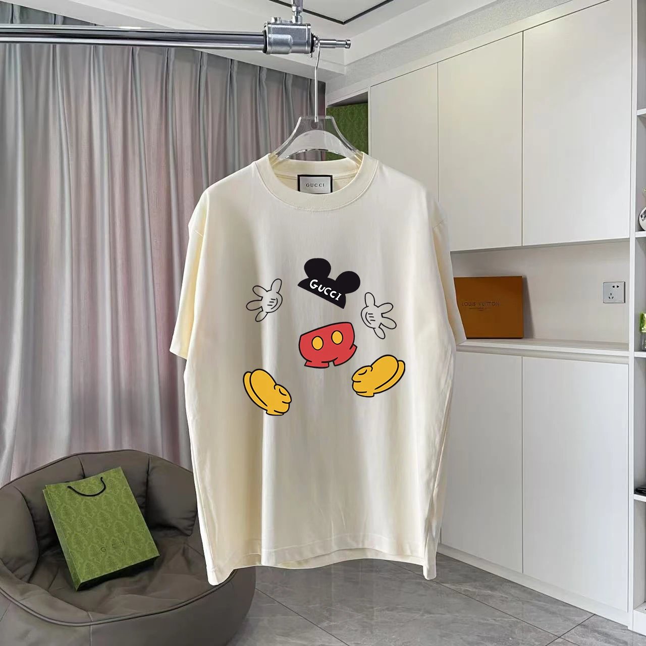 Gucci T-Shirts Graphic-print crew-neck T-shirt — TS-001
