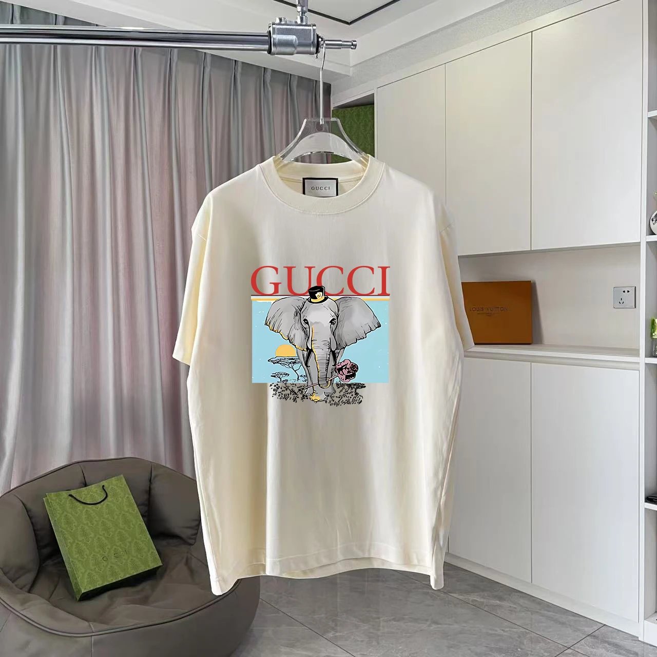 Gucci T-Shirts Oversized graphic-print crewneck — TS-007