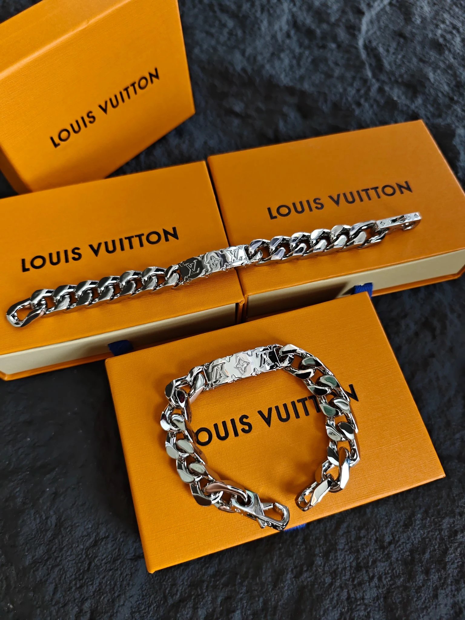 Louis Vuitton Jewelry Monogram chain bracelet — JTL-023