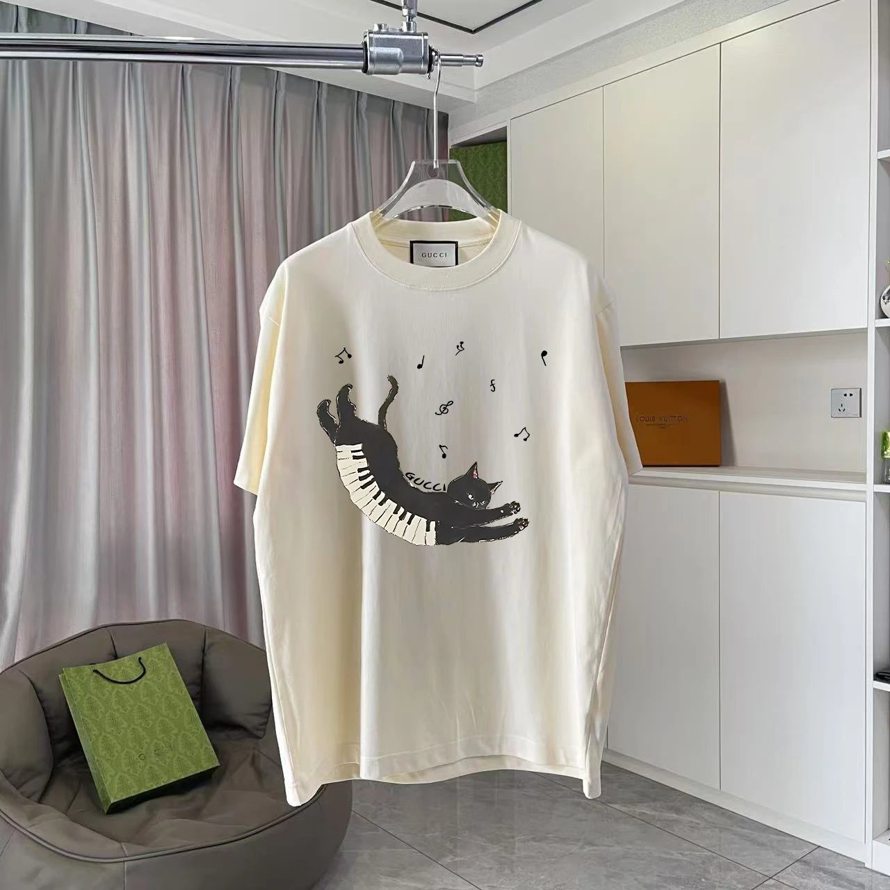 Gucci T-Shirts Graphic-print crew-neck T-shirt — TS-007