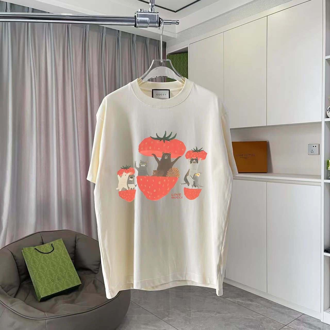 Gucci T-Shirts Graphic-print crew-neck T-shirt — TS-003