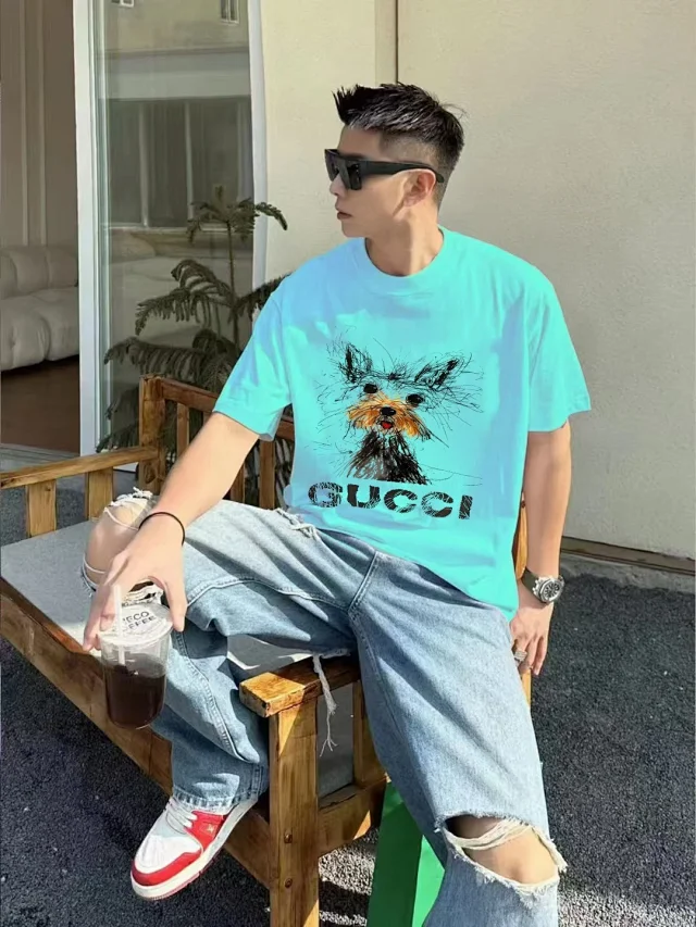 Gucci T-Shirts Graphic-print crew-neck T-shirt product detail image 3