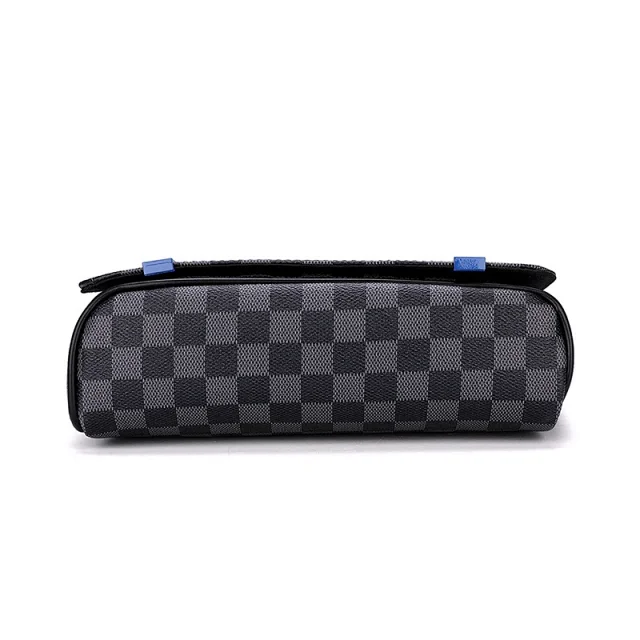 Louis Vuitton Crossbody Bags Monogram Flap Messenger Bag product detail image 18