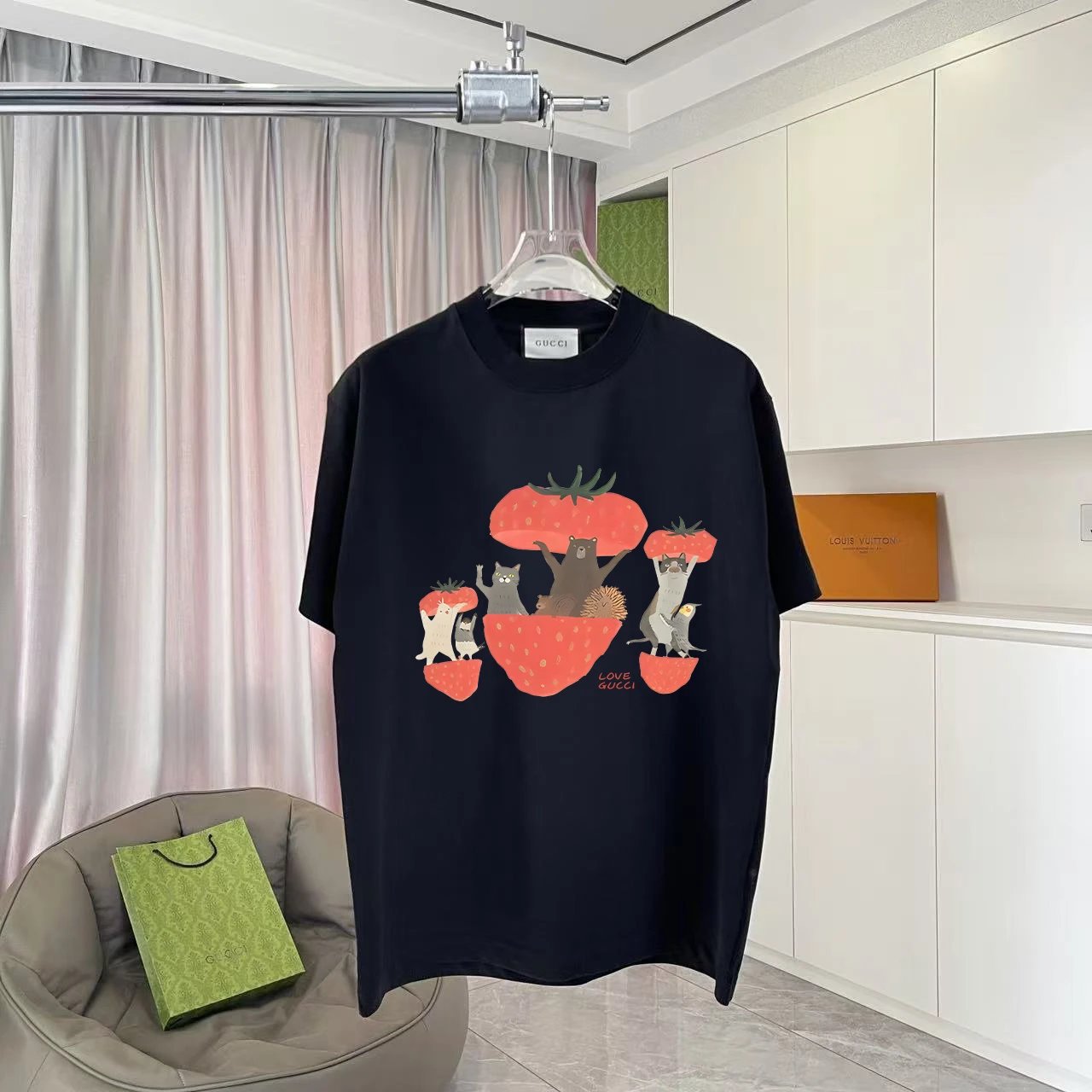 Gucci T-Shirts Graphic-print crew-neck T-shirt — TS-002