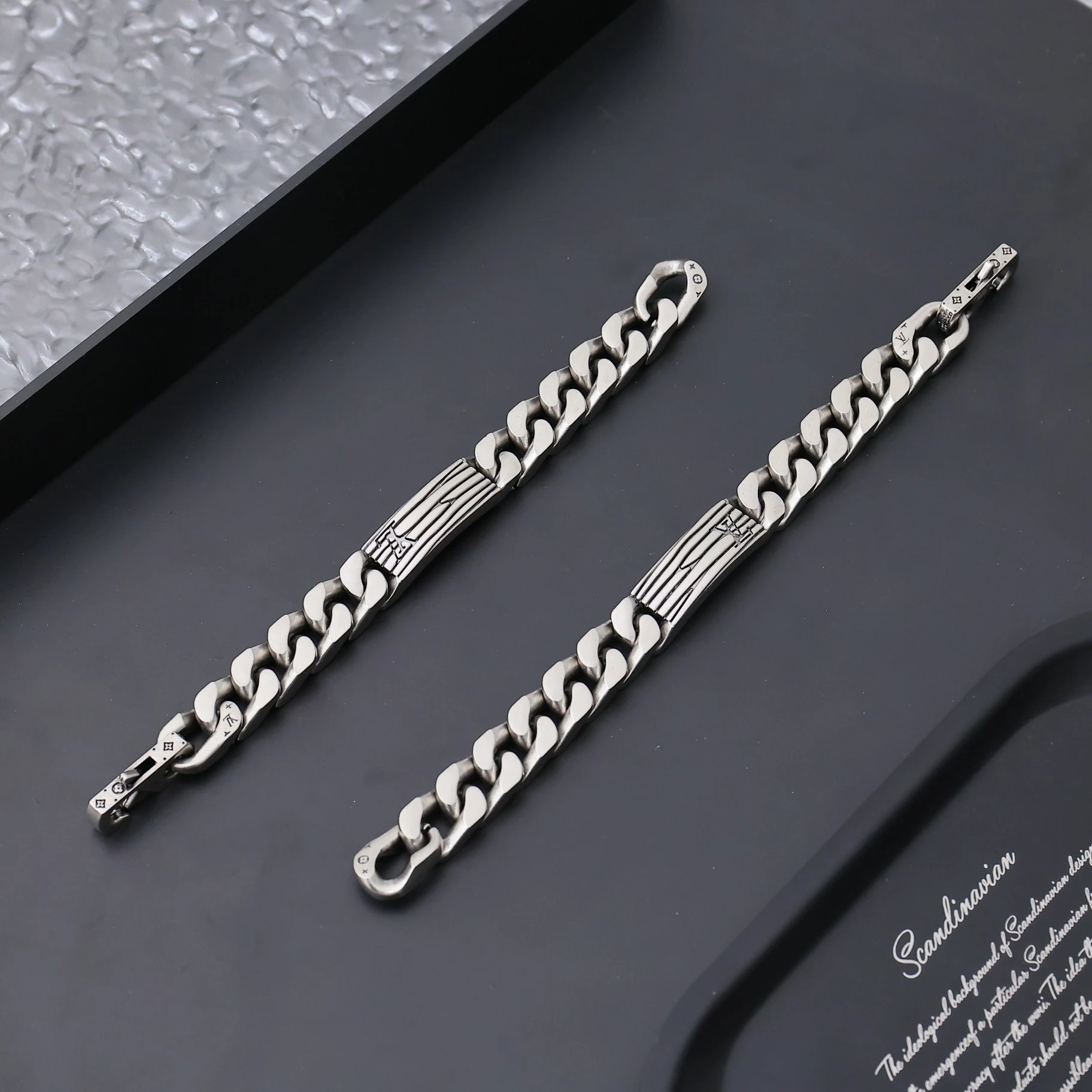 Louis Vuitton Jewelry Monogram chain bracelet — JTL-020