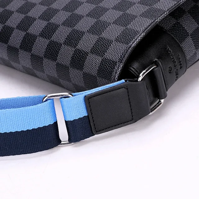 Louis Vuitton Crossbody Bags Monogram Flap Messenger Bag product detail image 21