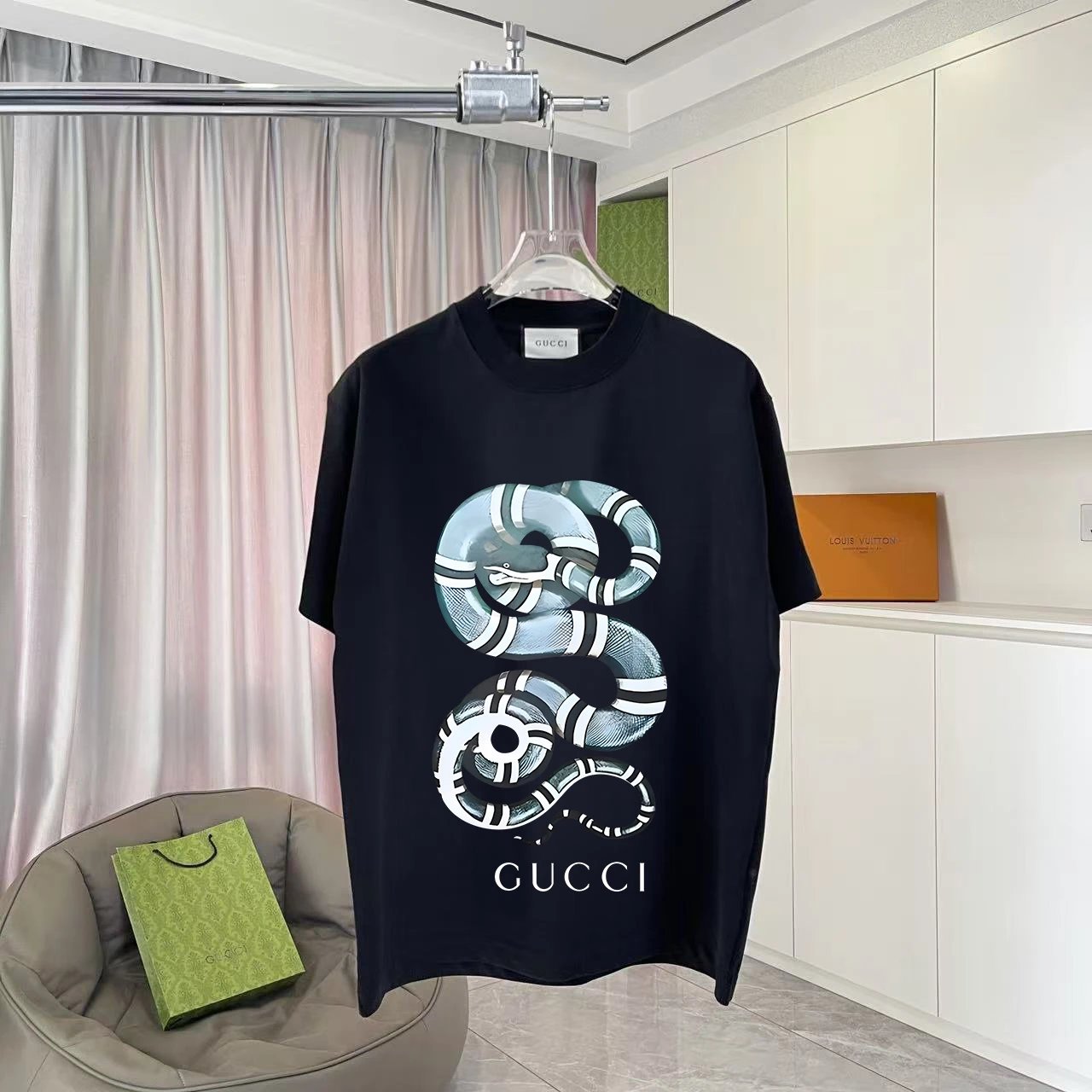 Gucci T-Shirts Graphic-print crew-neck T-shirt — TS-011