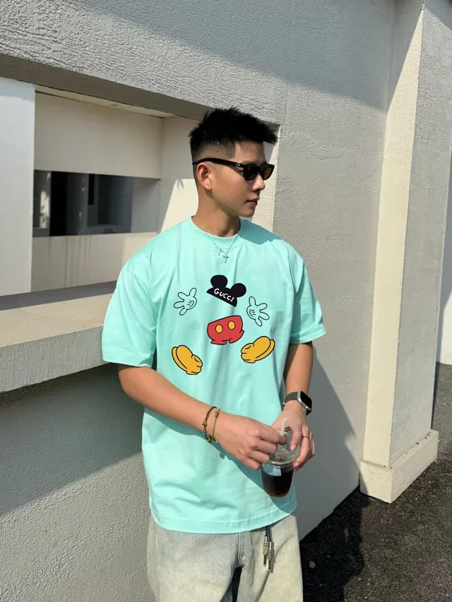 Gucci T-Shirts Oversized graphic-print crewneck product detail image 3