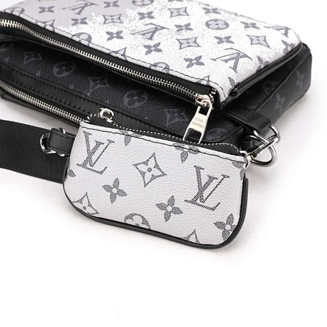 Louis Vuitton Crossbody Bags Monogram Flap Messenger Bag product detail image 40