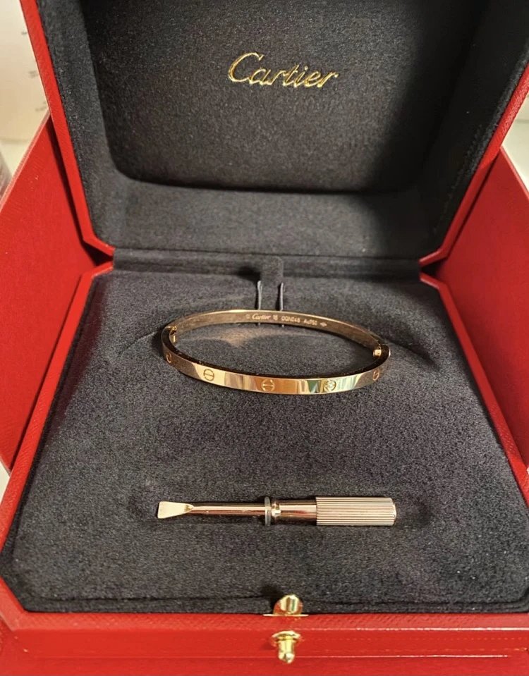Van Cleef & Arpels Alhambra Motif Bracelet and Vintage Coupé Ring Set in Gold and White Mo... product detail 11 in Litbuy spreadsheet finds